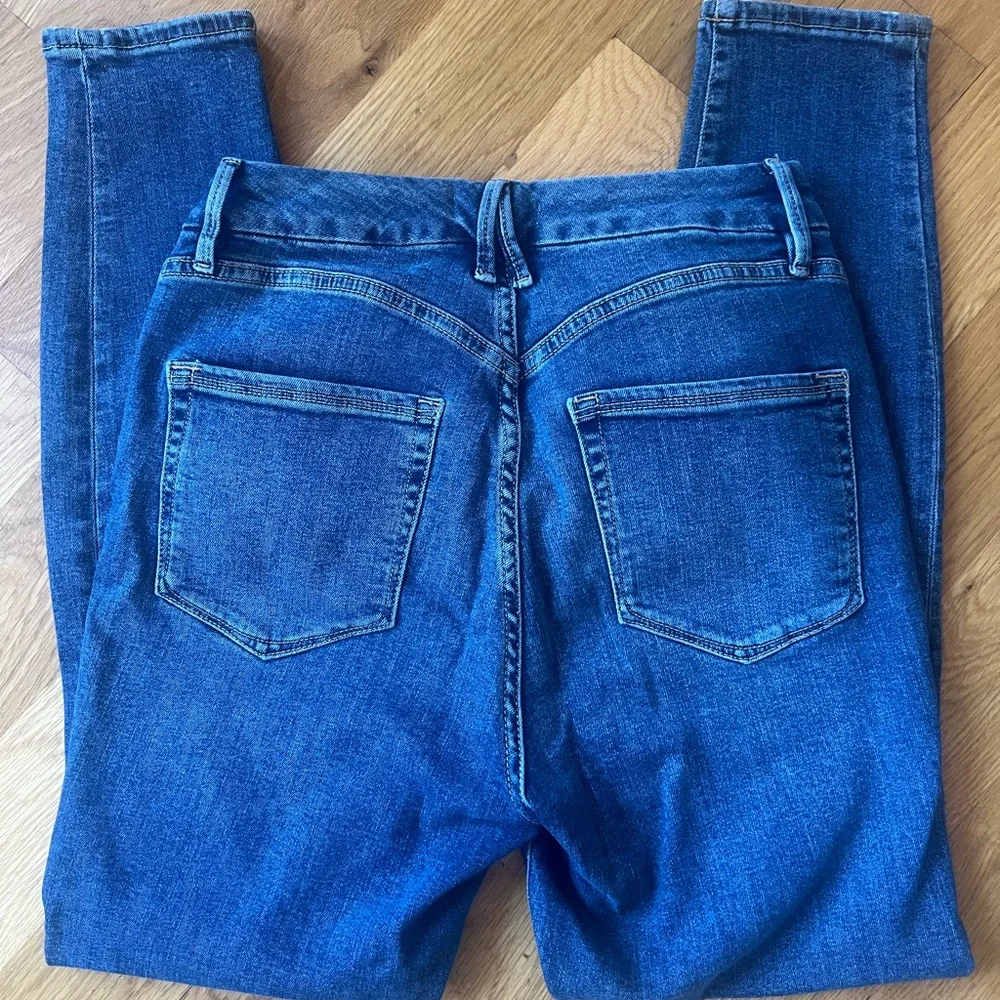 GOOD AMERICAN GOOD LEGS SKINNY CROPPED JEANS 8/29 - Picture 2 of 4